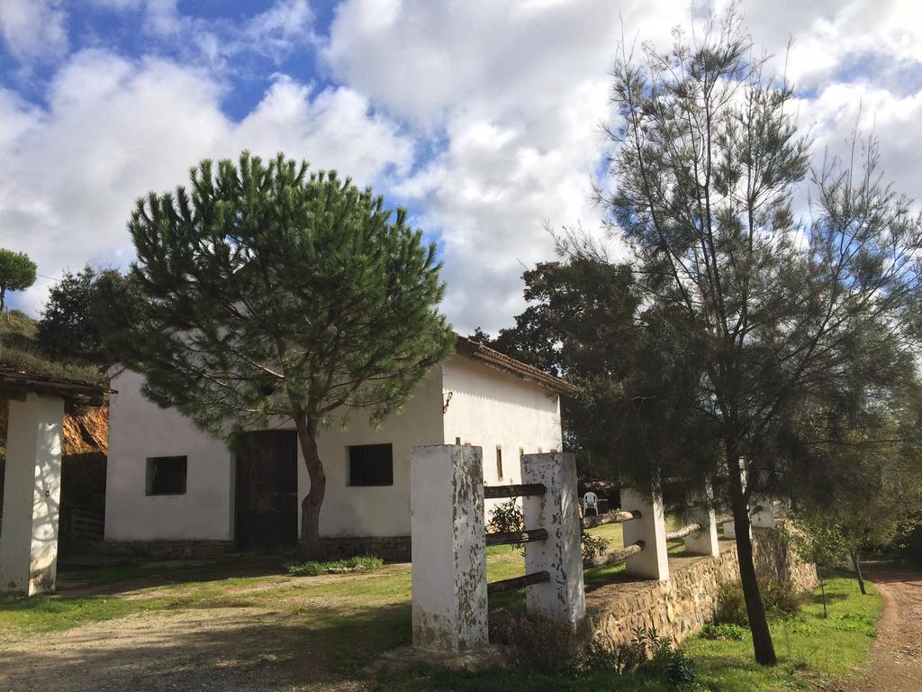 منزل الضيف كثل دي لا سييرا  في Cortijo El Berrocal المظهر الخارجي الصورة